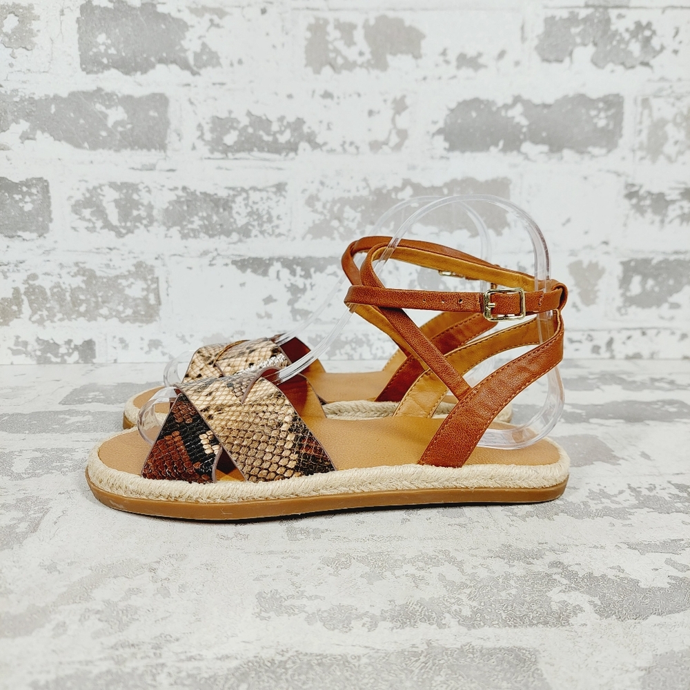 New Nordstrom Rack Women Polly Flat Cross Snake Brown Ankle strap Sandals B265